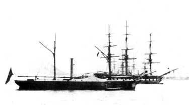  Foto del vapor de ruedas General Liniers, detrás fragata Esperanza.