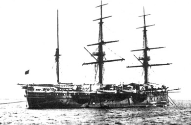  Fotografía en blanco y negro del crucero de madera Castilla.