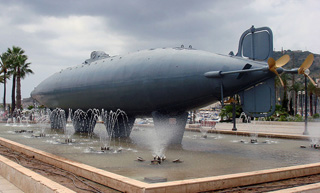 Sumergible Isaac Peral «el Puro», en el paseo del puerto de Cartagena. 2010.